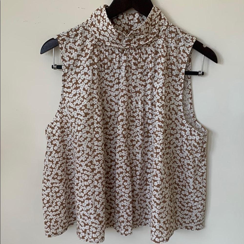 Lands' End Cream and Brown Floral flowy boxy Blouse ‘ honey beige tossed blooms’